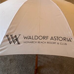 Waldorf Astoria White Umbrella